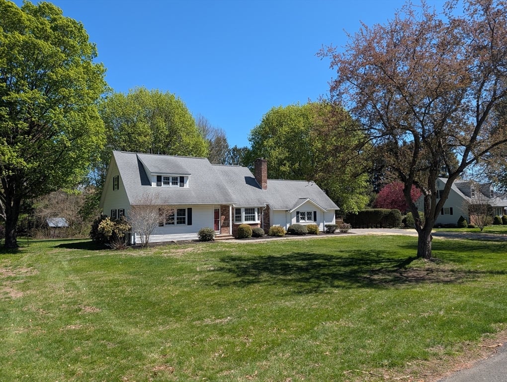 124 Plain Road West Photo 2