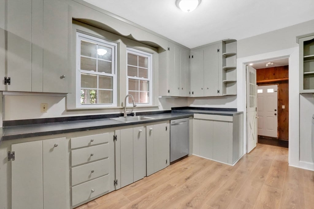 213 Greenfield Rd Photo 4