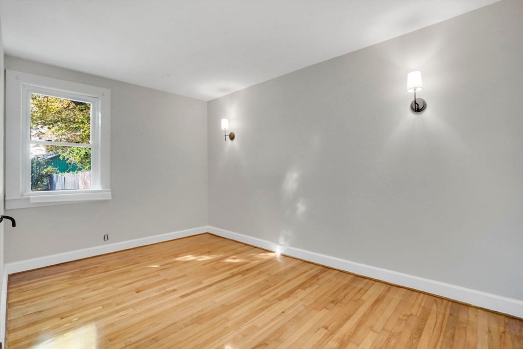 213 Greenfield Rd Photo 16