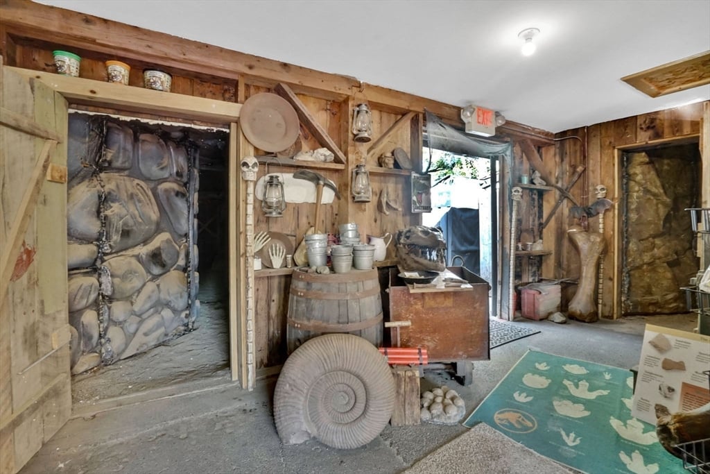 213 Greenfield Rd Photo 32