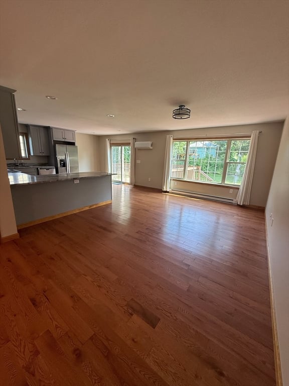 12 Ward Avenue Photo 4