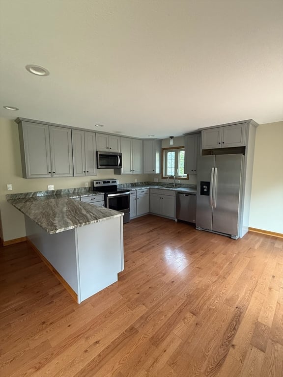 12 Ward Avenue Photo 5