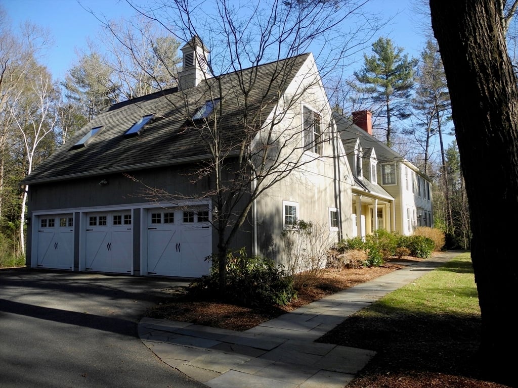 16 Hawthorn Rd Photo 4