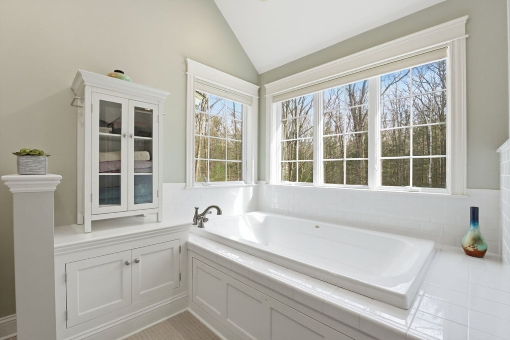 16 Hawthorn Rd Photo 31