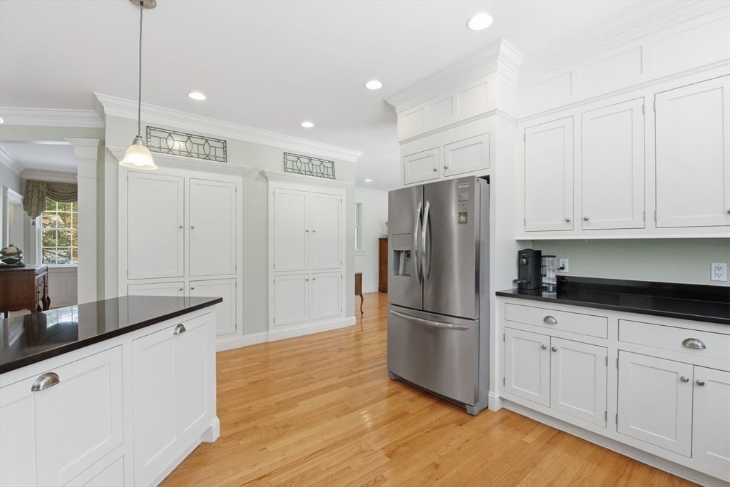 16 Hawthorn Rd Photo 11