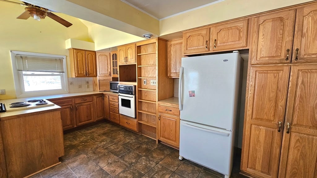 59 North Hatfield Rd Photo 2