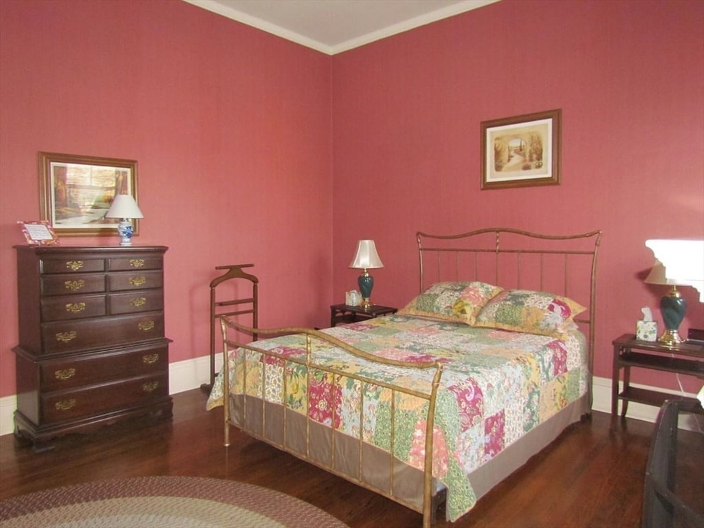 2 Columbia Street Photo 10