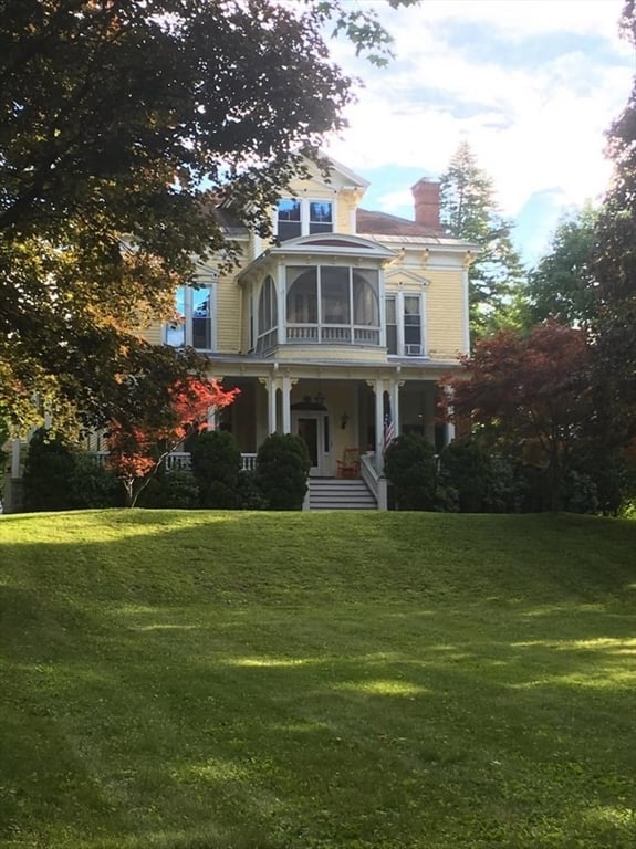 2 Columbia Street Photo 5