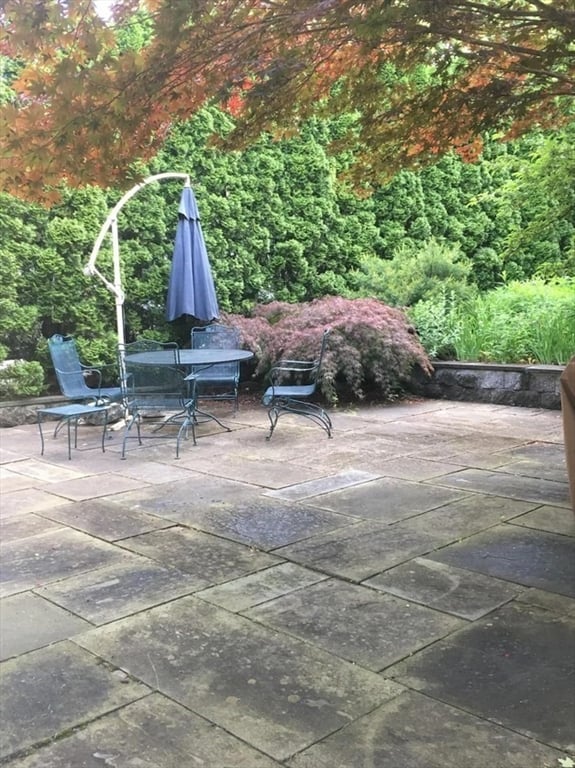 2 Columbia Street Photo 6