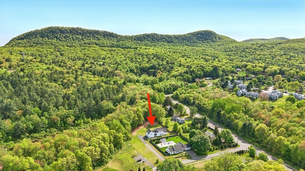 13-15 Vista Ter Photo 2