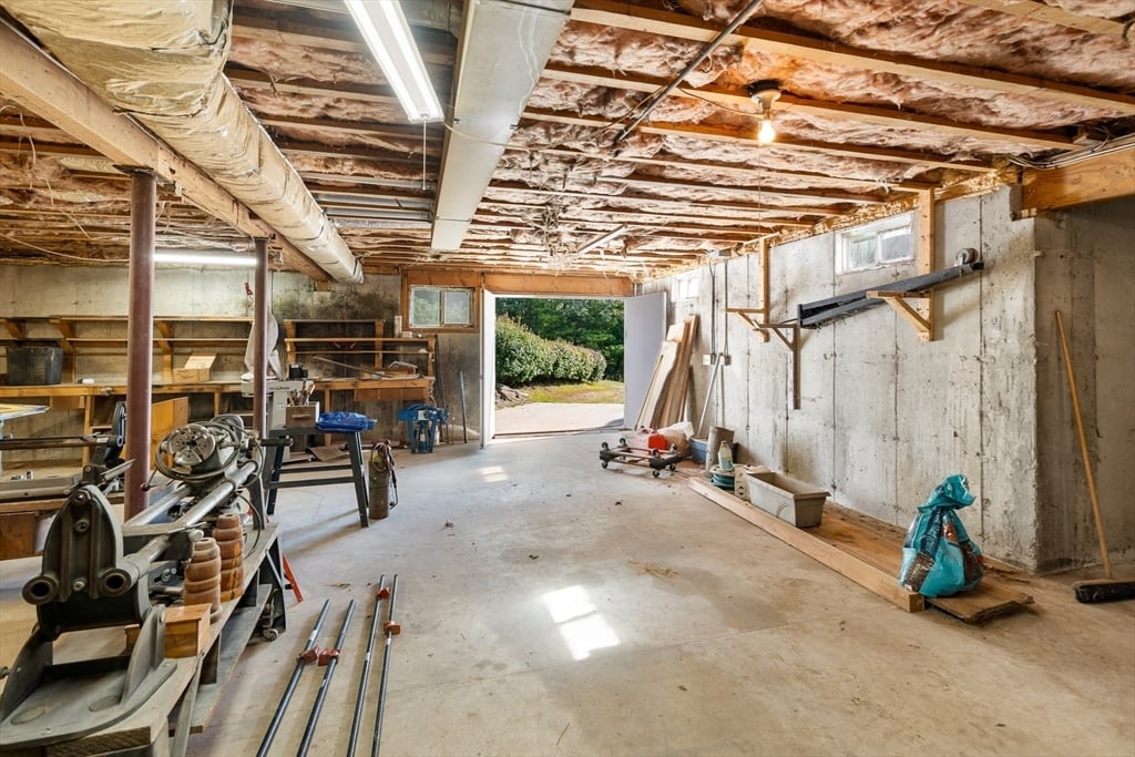 21 Old County Road Photo 34