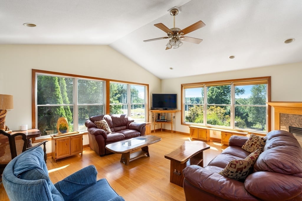 21 Old County Road Photo 6