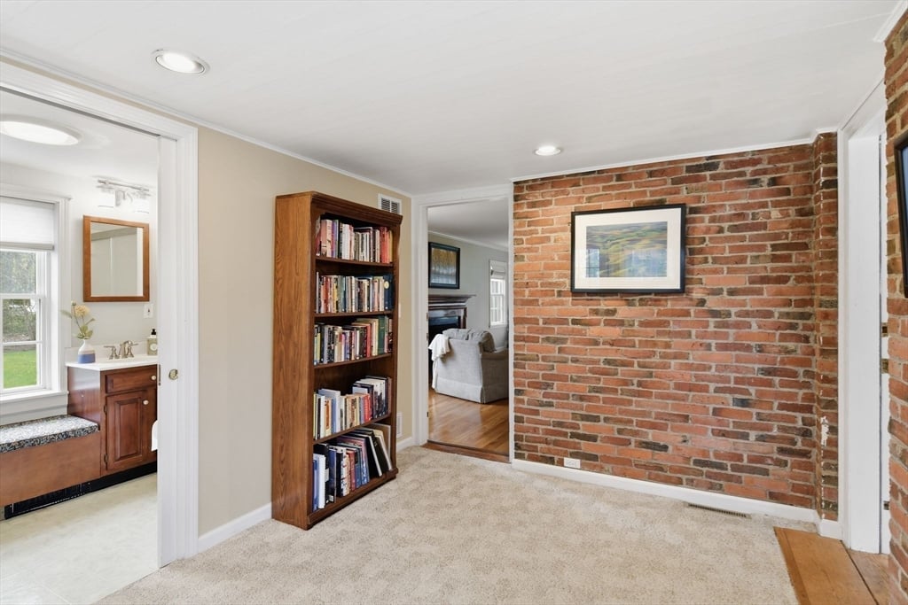 324 Farmington Road Photo 7