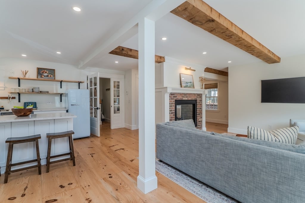 14 Sugarloaf St Photo 13