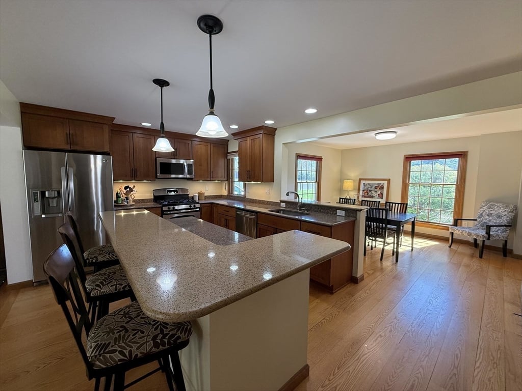 34 Gore Avenue Photo 5