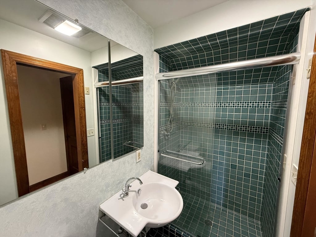 34 Gore Avenue Photo 18