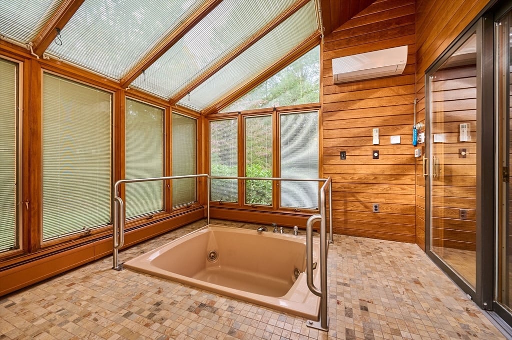 72 Meadow Wood Drive Photo 27