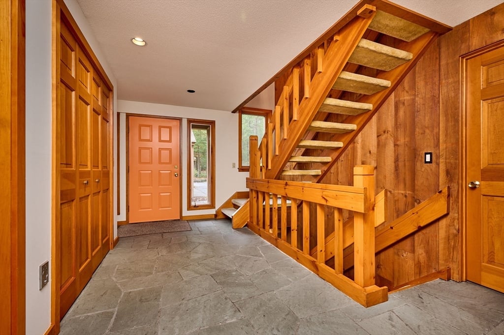 72 Meadow Wood Drive Photo 10