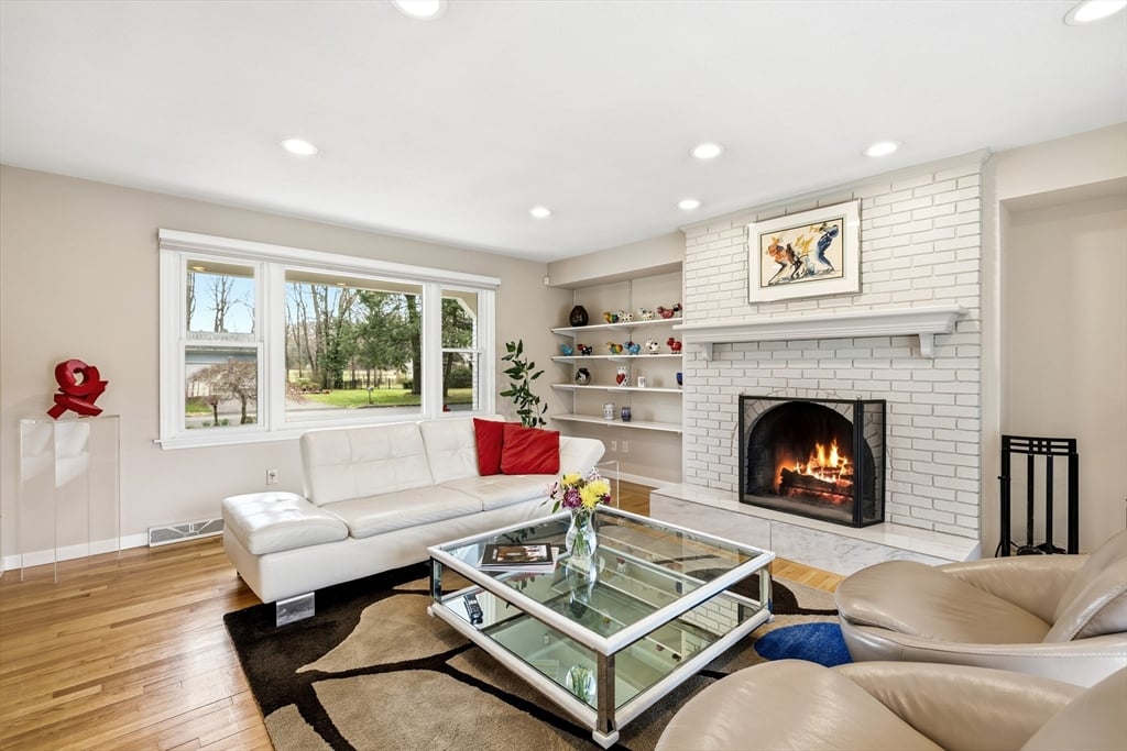 44 Canterbury Ln Photo 17