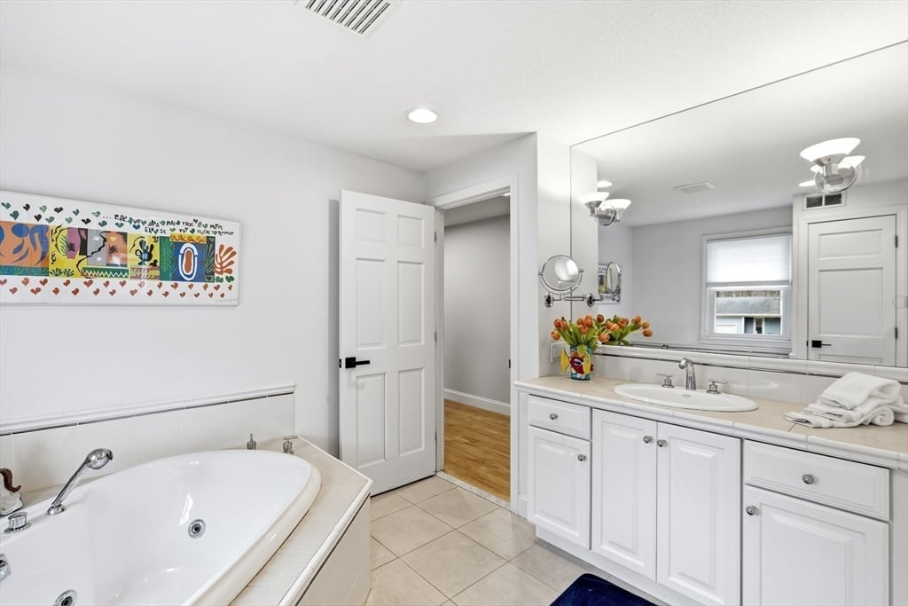 44 Canterbury Ln Photo 24