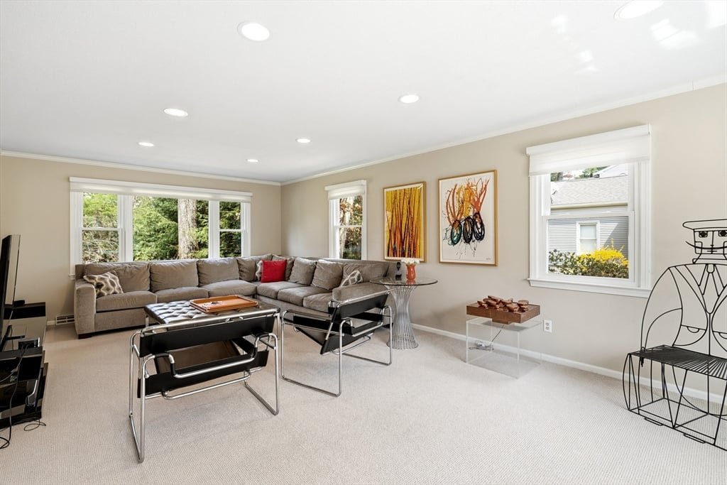 44 Canterbury Ln Photo 8