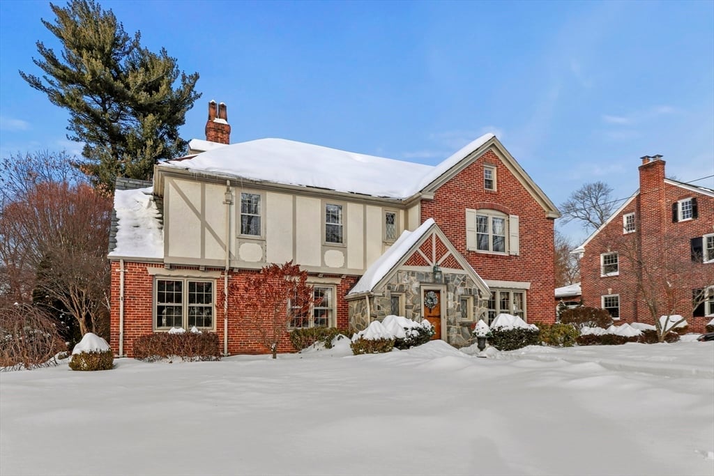 58 Englewood Road Photo 40