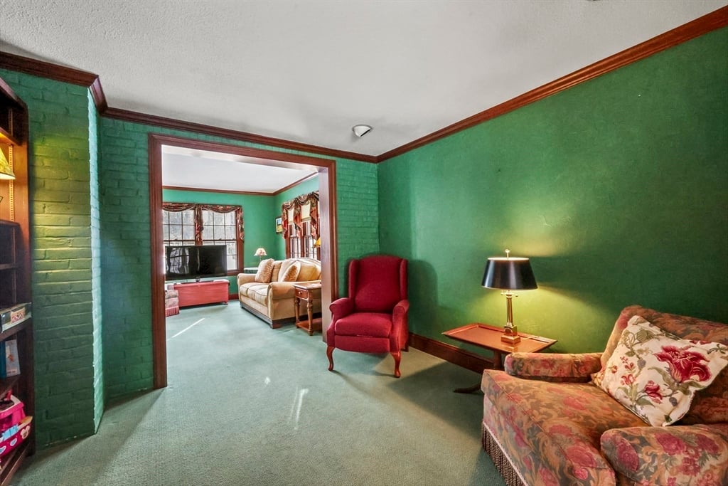 58 Englewood Road Photo 7