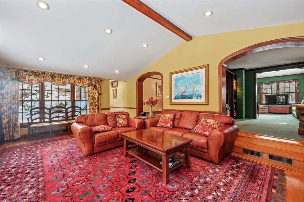 58 Englewood Road Photo 10