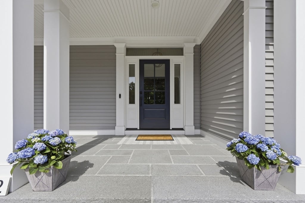 82 Churchill Dr Photo 4