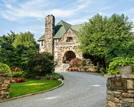 946 Esplanade