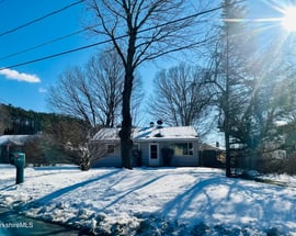 42 Reservoir Rd