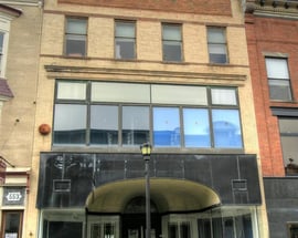 551 Warren