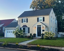 584 Laughlin Road West