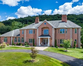 24 Hunting Ridge Drive