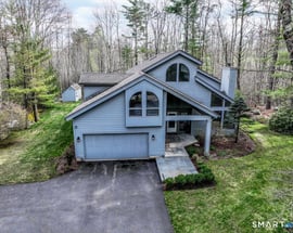 17 Dresden Court West