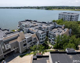 38 Harbour Close