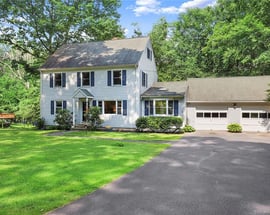 121 Winnepoge Drive