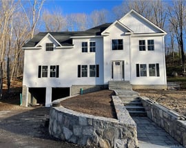 15 Meadowcrest Circle