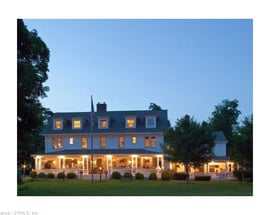 15 Under Mountain Road