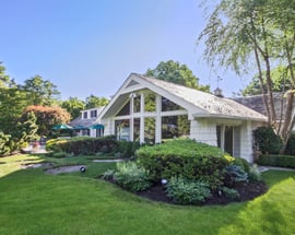 41 Winged Foot Drive