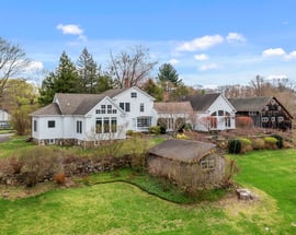 Amazing Retreat Nestled In The Merryall Hills