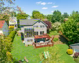 32 Deane Place
