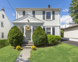 9 Mount Tom Road