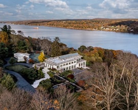 1981 Broadway/route 9w
