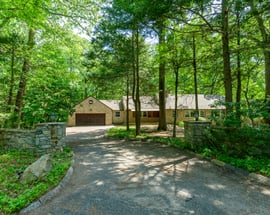 49 Tobys Lane