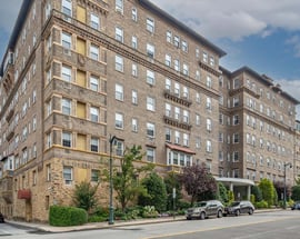 16 N Chatsworth Avenue #606