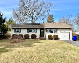 48 East Maxwell Drive