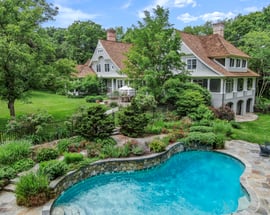 7+11 Mayflower Lane
