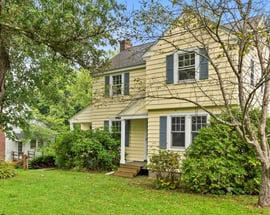 43 Roselyn Dr