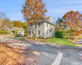 40 Warren Way